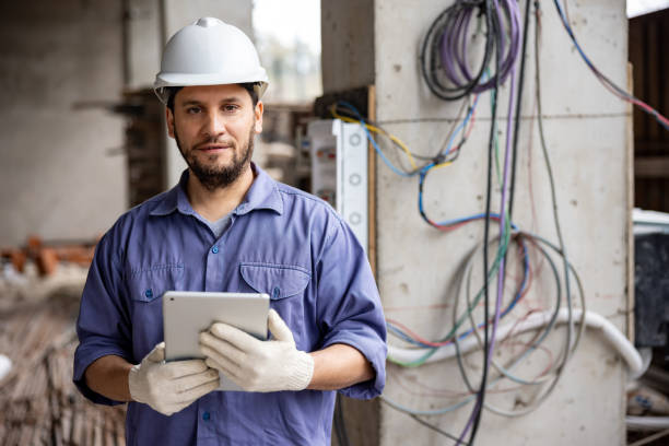 Best Affordable Emergency Electrician  in Greenwood, MS