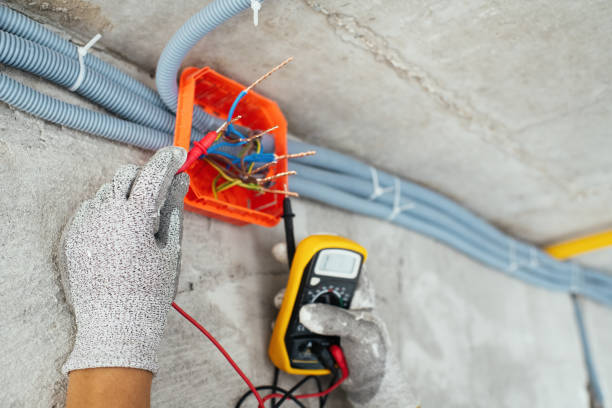 Best Affordable Electrician  in Greenwood, MS